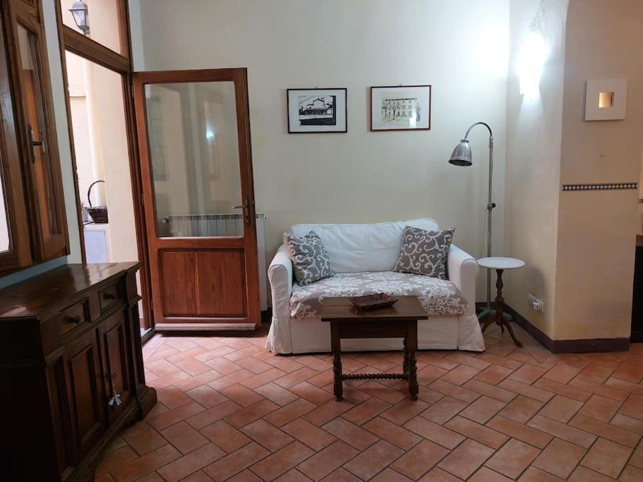 Laura Apartment In The Heart Of Флоренция Экстерьер фото