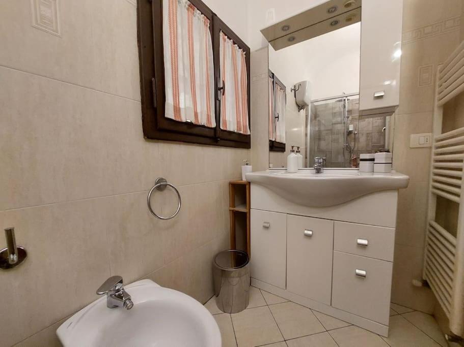 Laura Apartment In The Heart Of Флоренция Экстерьер фото